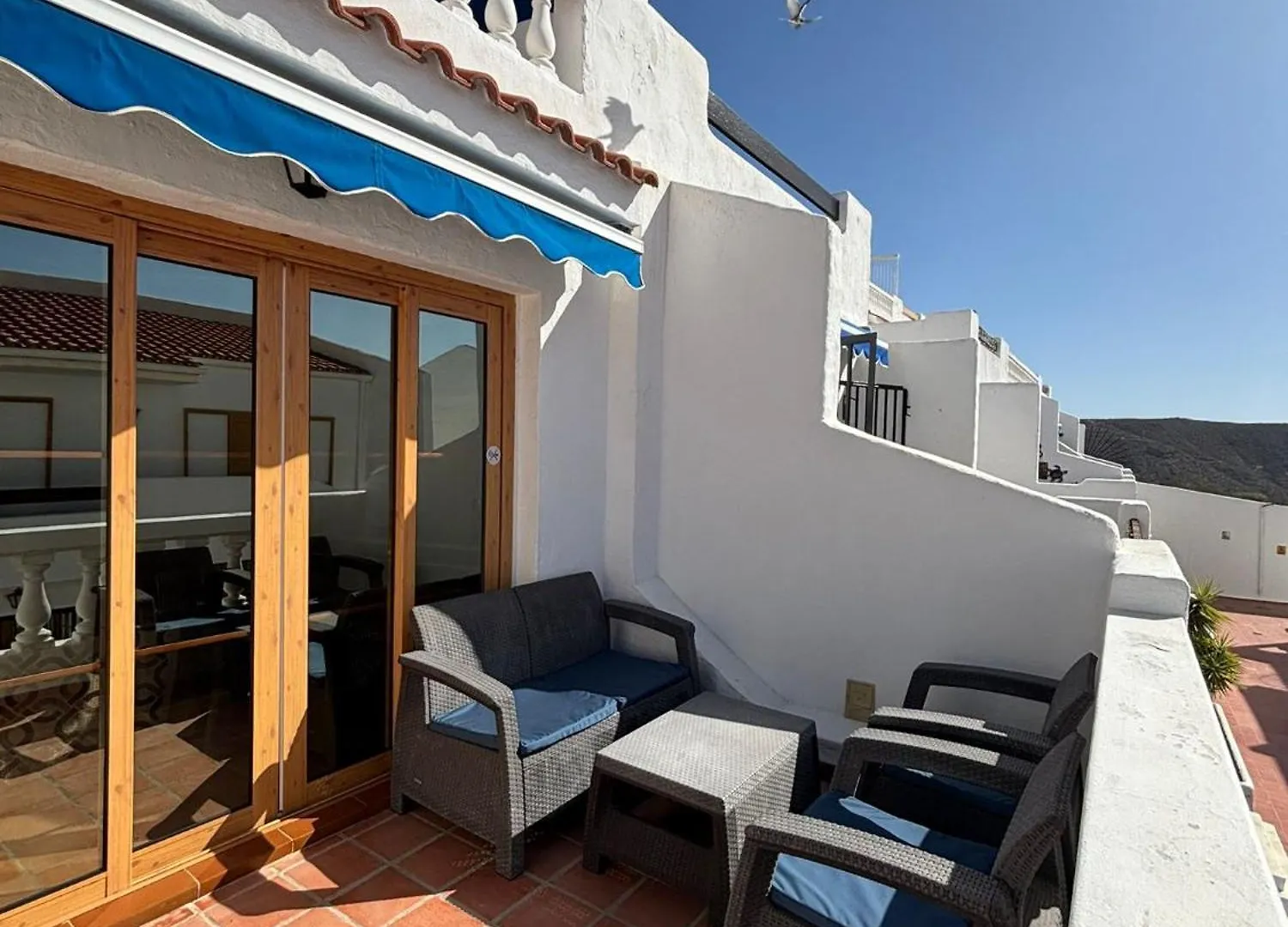 Apartment Los Cristianos Studio, Modern, Spacious, Pool,Wifi Arona