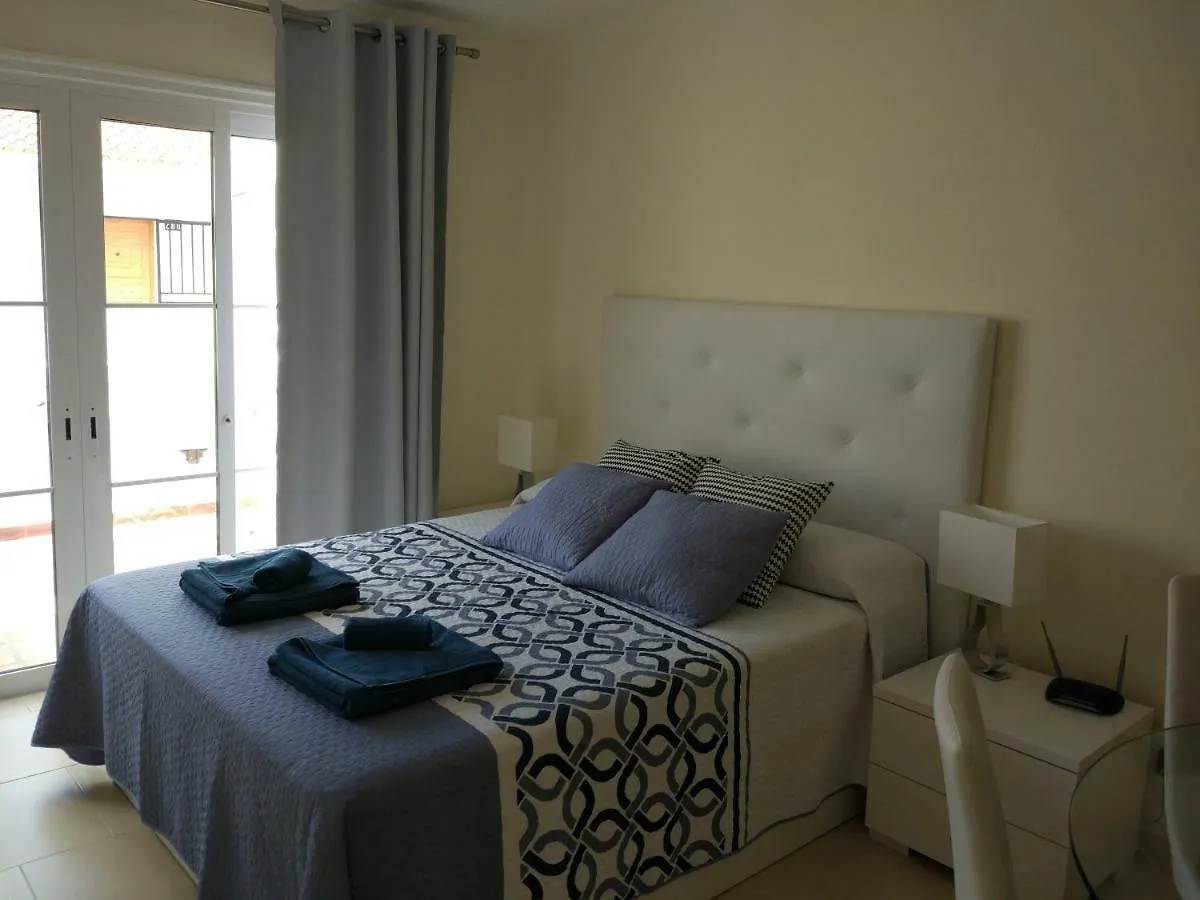 Los Cristianos Studio, Modern, Spacious, Pool,Wifi Arona  Arona (Tenerife)